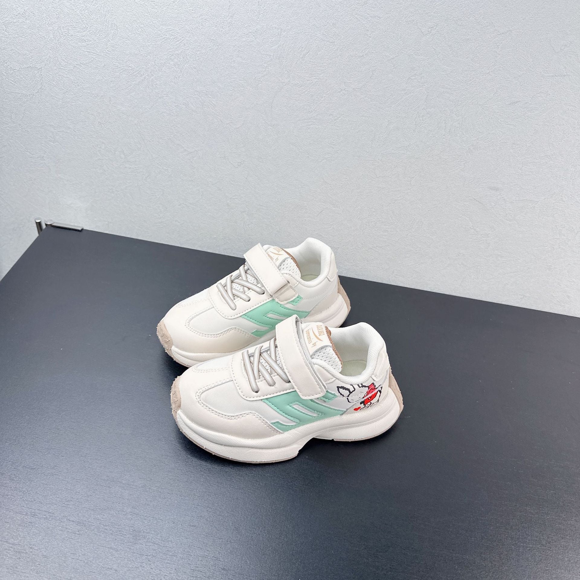CARTOON PRINT SNEAKERS - WHITE & GREEN