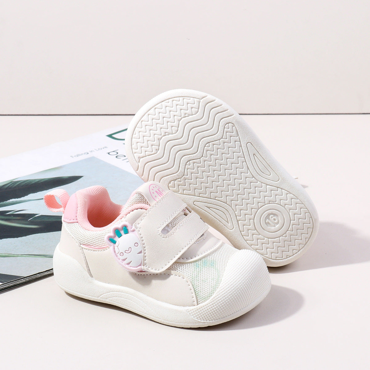 BUNNY RABBIT PRINT PREWALKER SHOES - LIGHT PINK