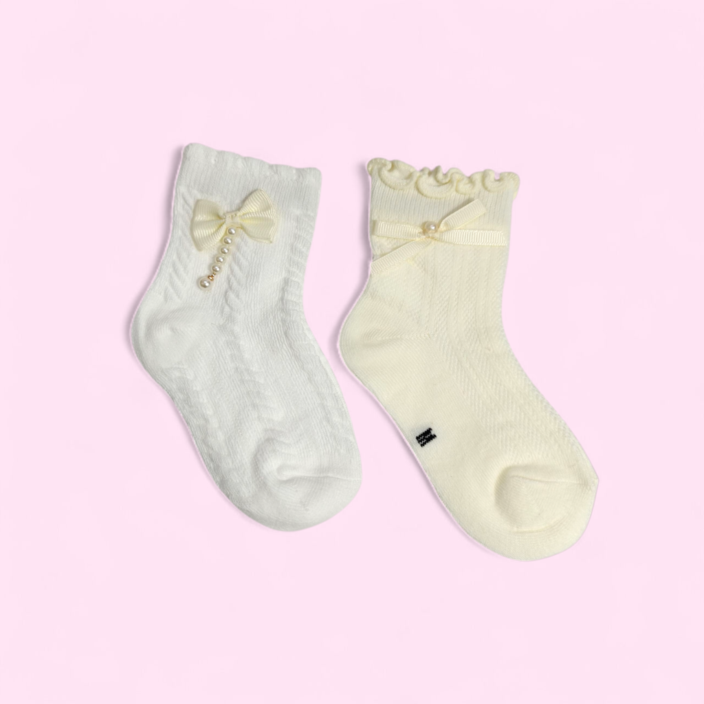 PACK OF 2 BOW & KNOT APPLIQUE ANKLE LENGTH SOCKS - WHITE & CREAM