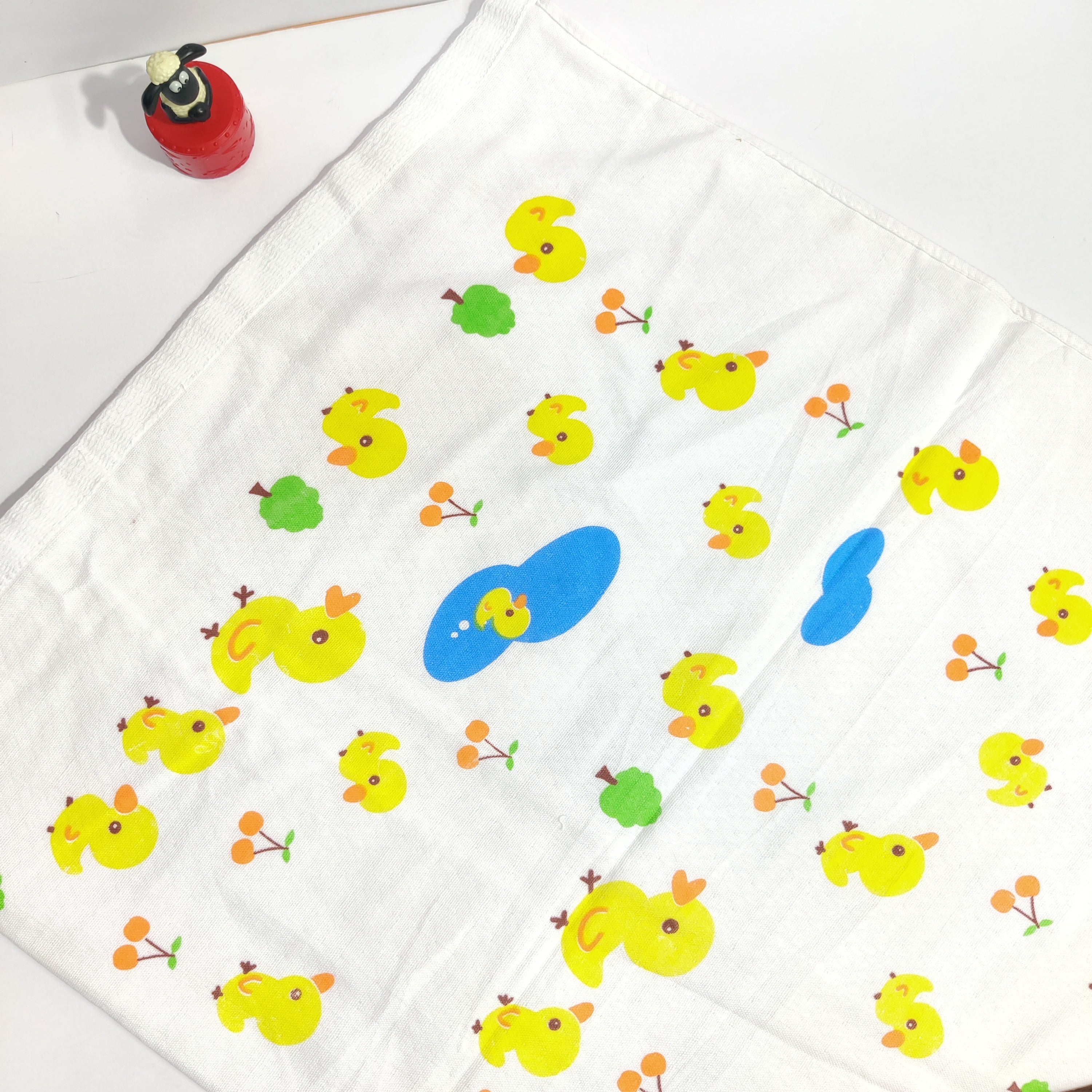 DUCK PRINTED MUSLIN TOWEL - LARGE
