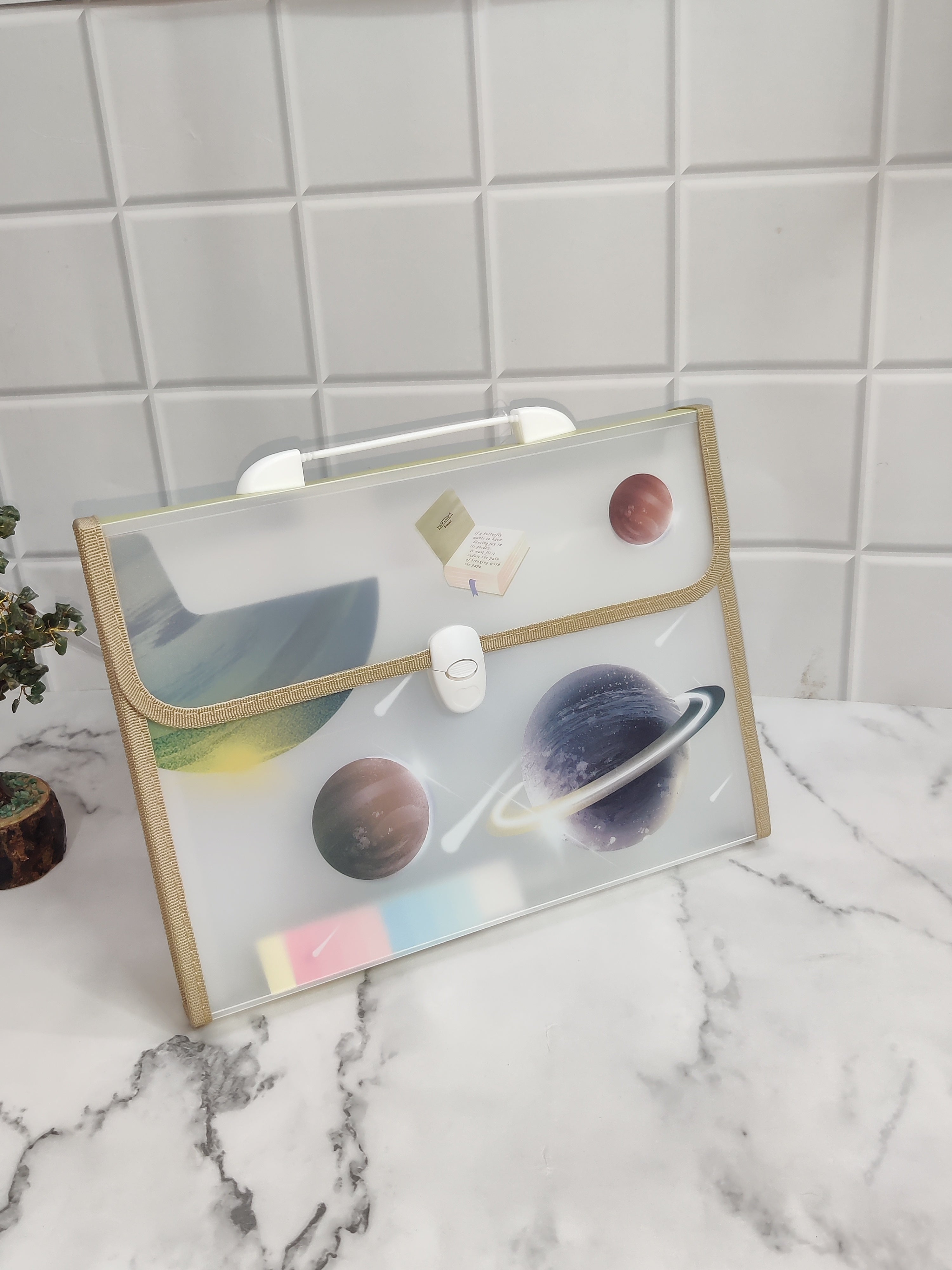 SPACE THEME FOLDER - GOLD