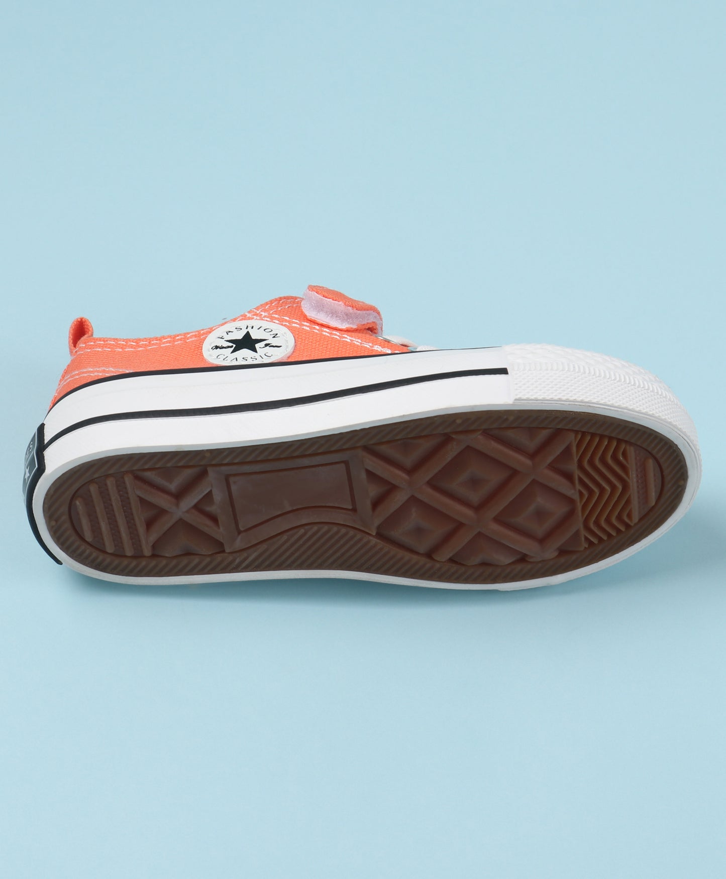 STAR PATCH VELCRO CLOSURE SNEAKERS - ORANGE