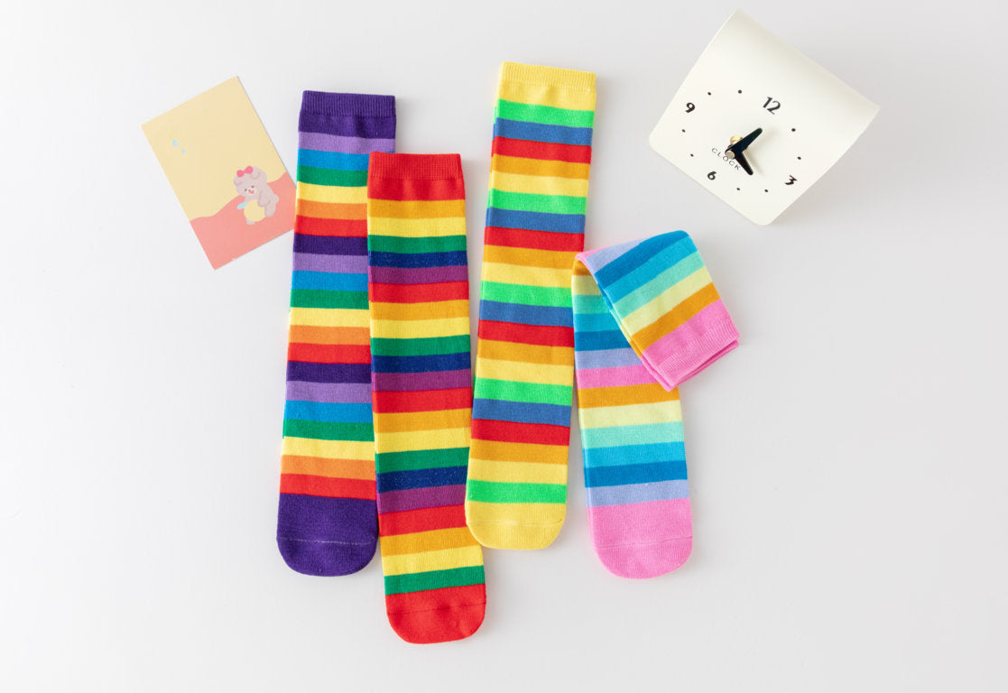 STRIPES DETAILED KNEE LENGTH SOCKS
