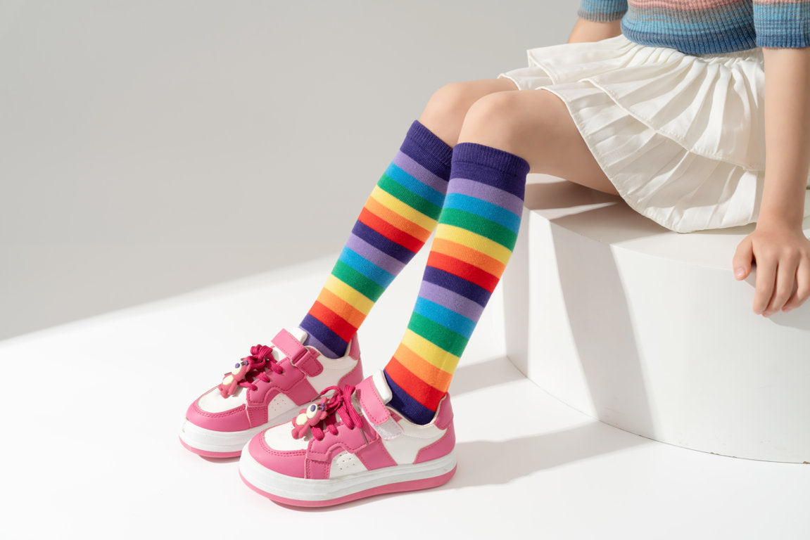 STRIPES DETAILED KNEE LENGTH SOCKS