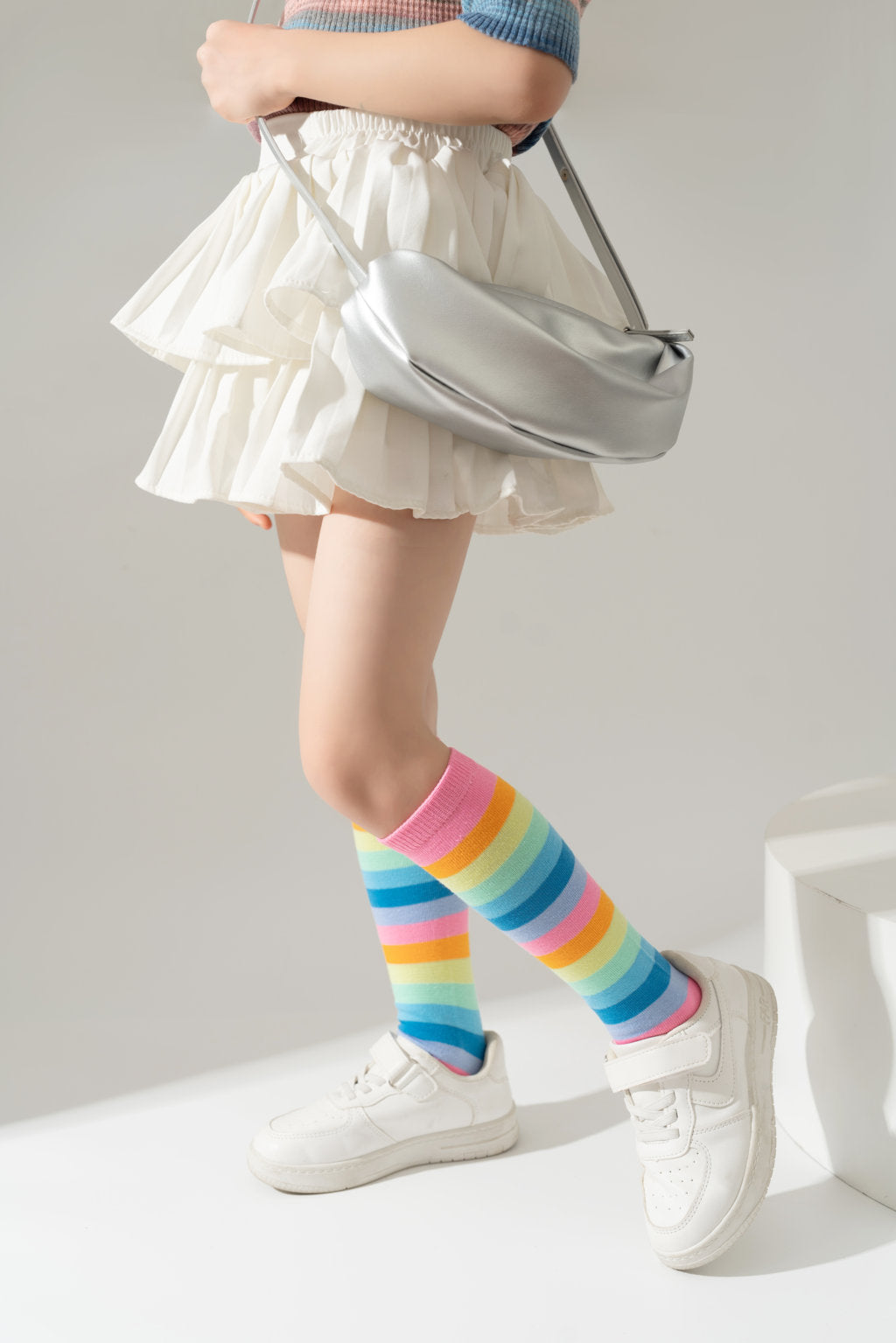 STRIPES DETAILED KNEE LENGTH SOCKS