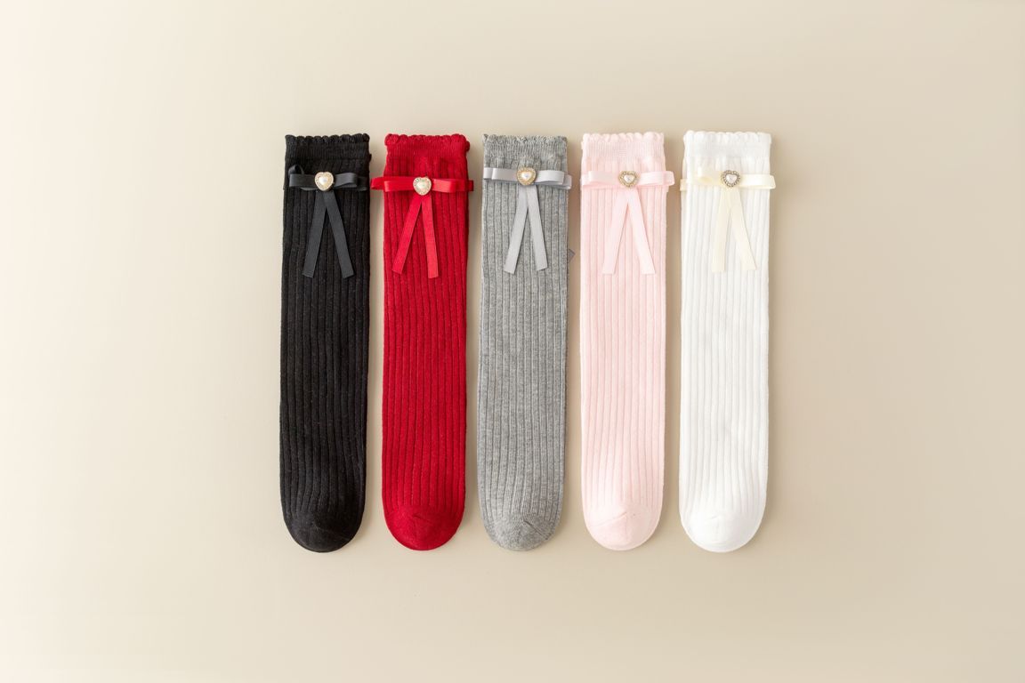 HEART & PEARL APPLIQUE KNEE LENGTH SOCKS