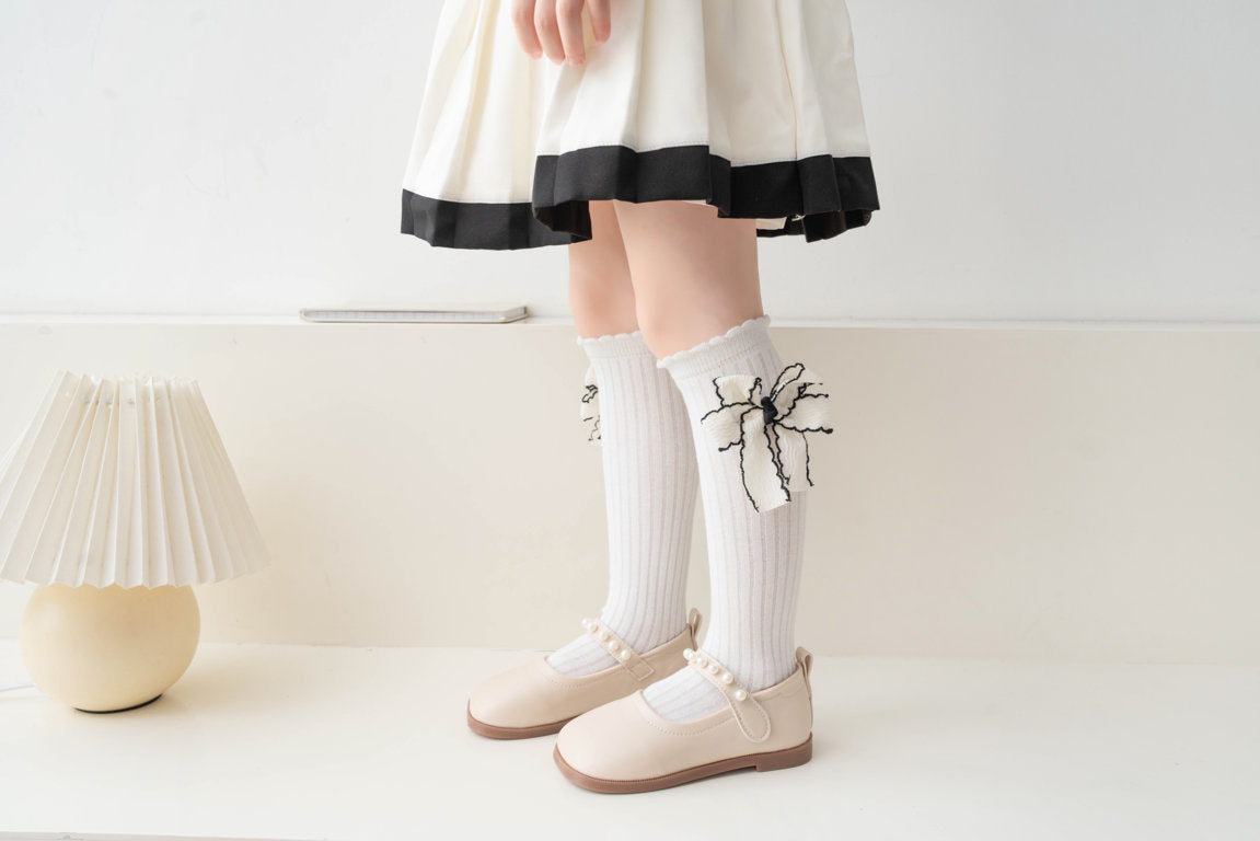 BOW APPLIQUE KNEE LENGTH SOCKS