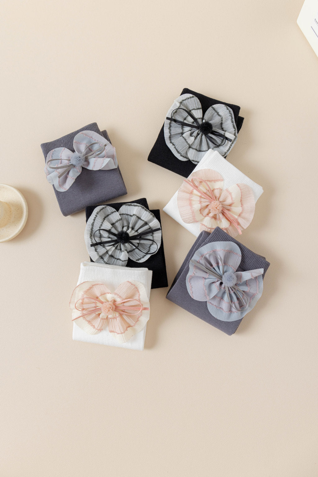 FLOWER APPLIQUE KNEE LENGTH SOCKS