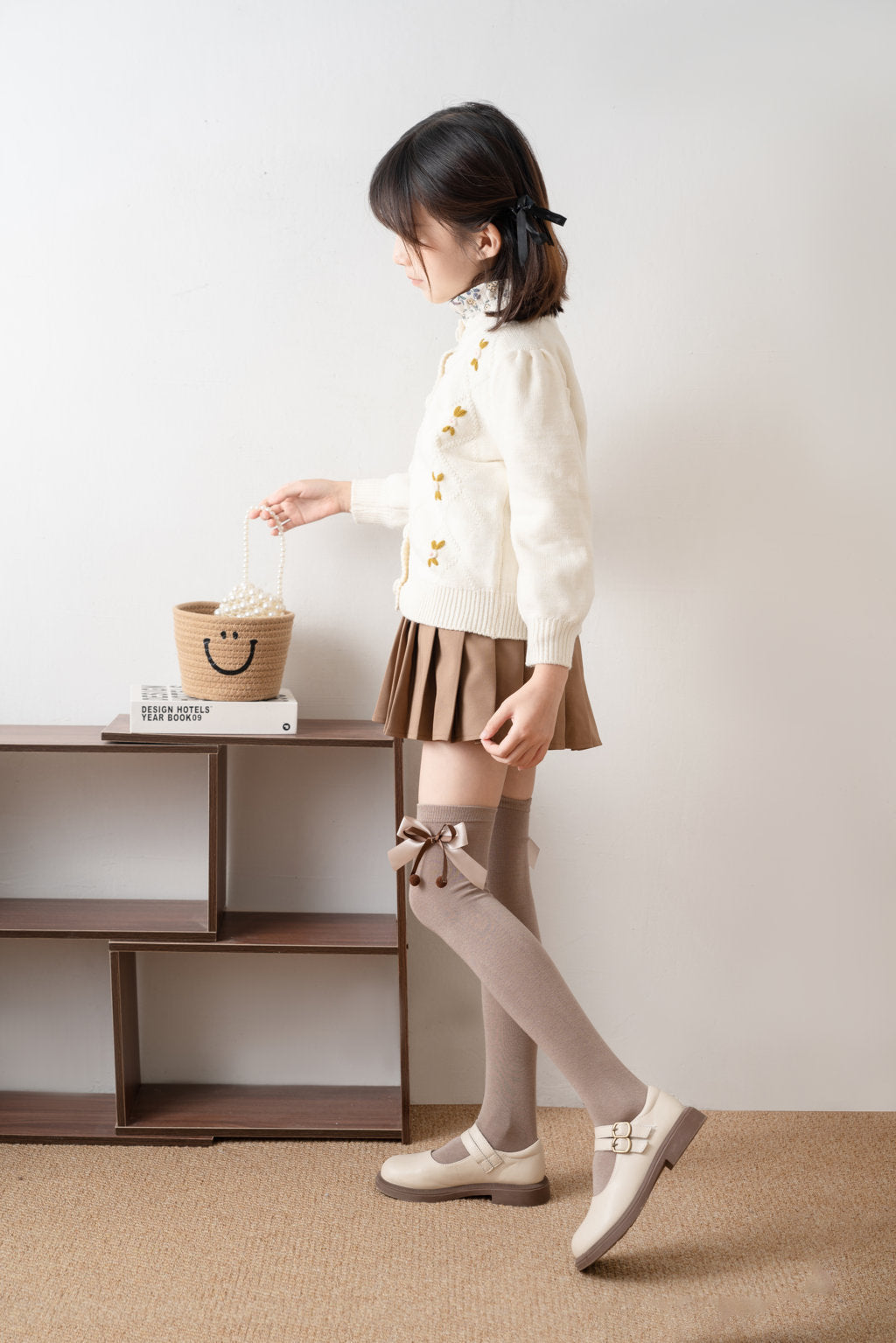 BOW & POM POM APPLIQUE KNEE LENGTH SOCKS