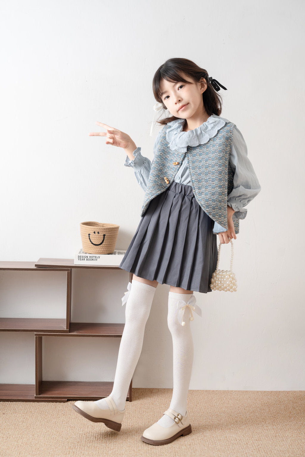 BOW & POM POM APPLIQUE KNEE LENGTH SOCKS