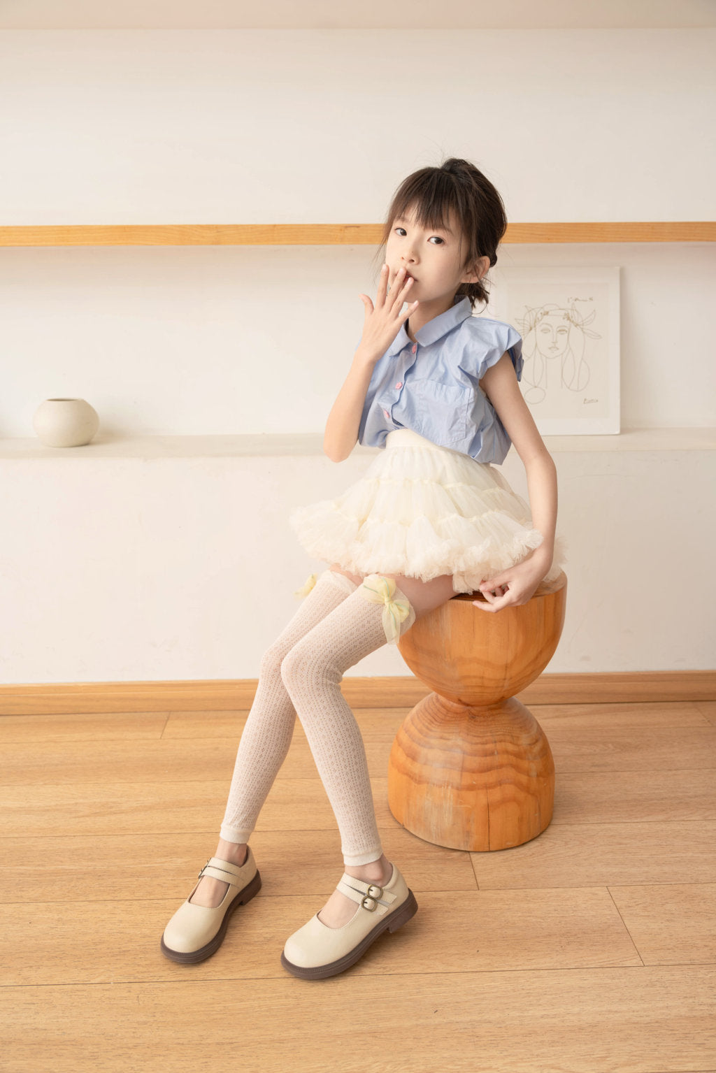 SOLID BOW APPLIQUE KNEE LENGTH OPEN TOE SOCKS