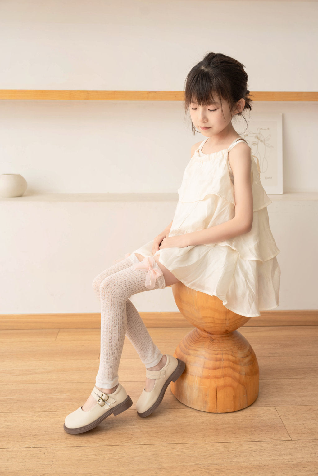 SOLID BOW APPLIQUE KNEE LENGTH OPEN TOE SOCKS