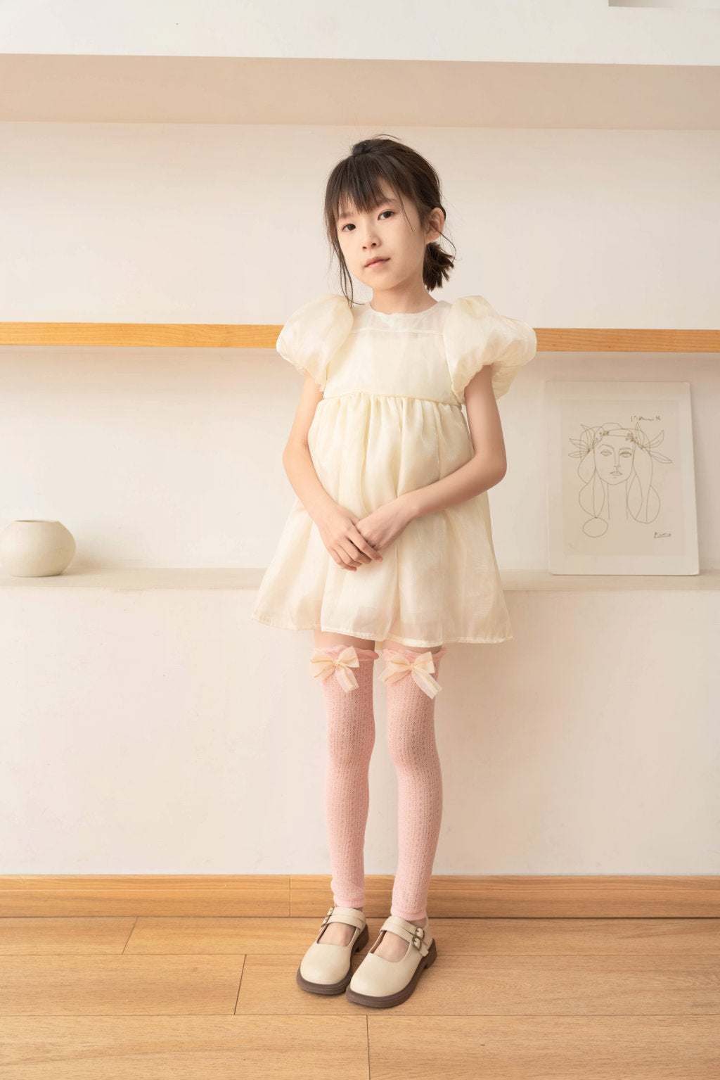 SOLID BOW APPLIQUE KNEE LENGTH OPEN TOE SOCKS