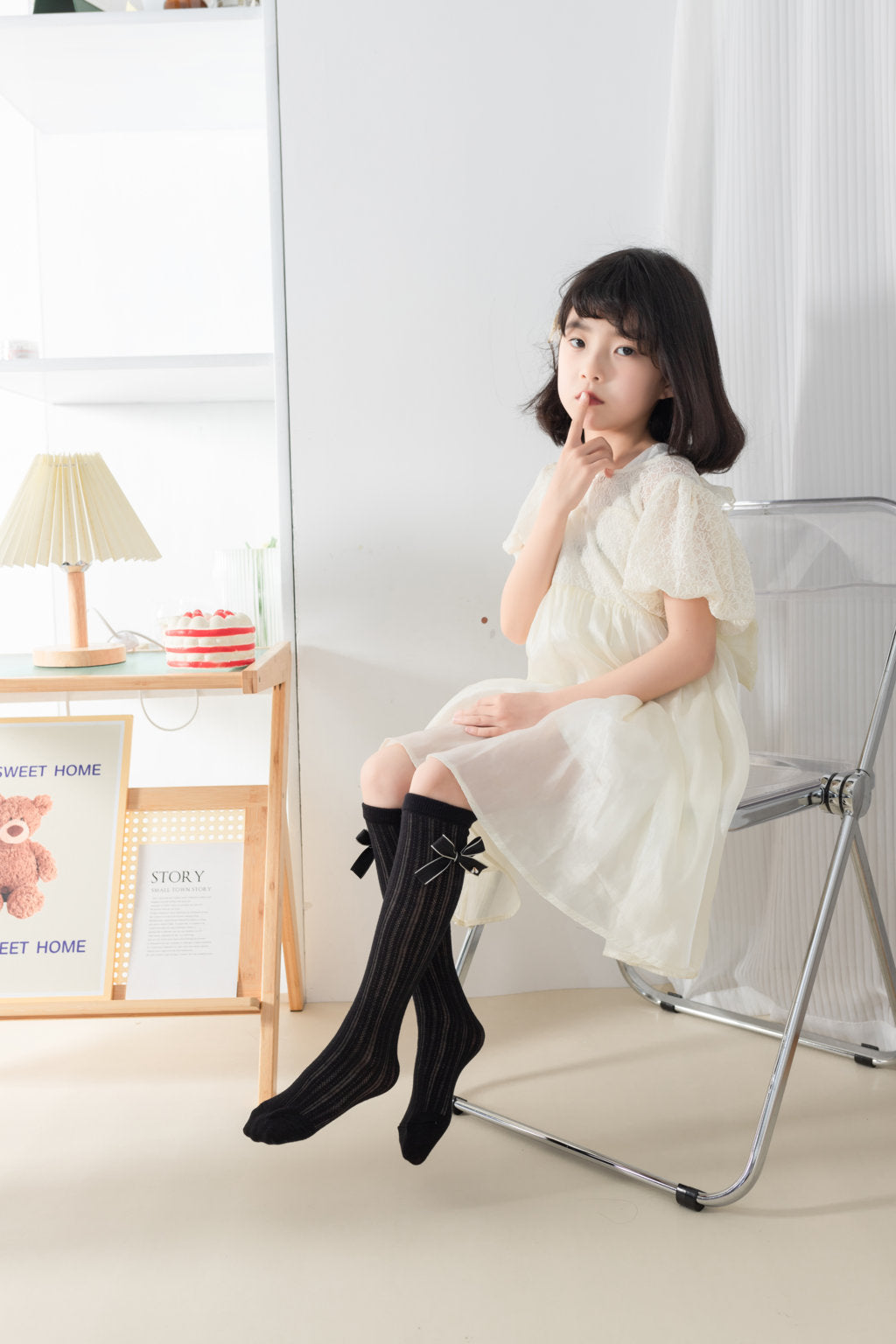 SOLID BOW KNEE LENGTH SOCKS