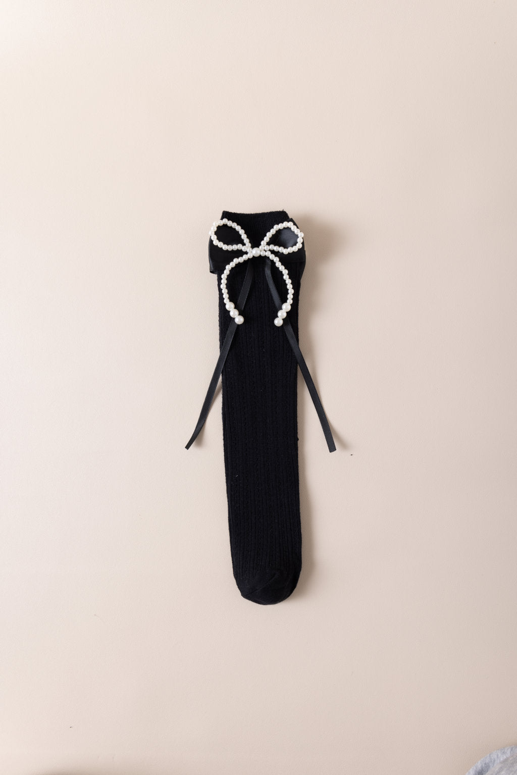 PEARL & KNOT DETAILED KNEE LENGTH SOCKS