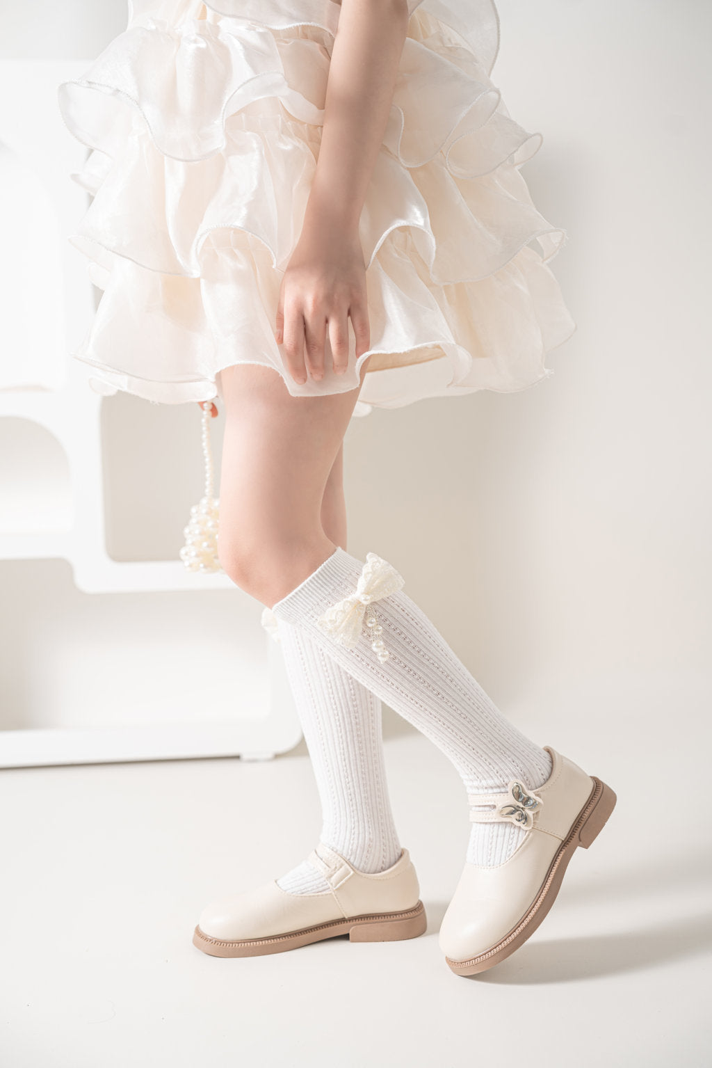 BOW PEARL APPLIQUE KNEE LENGTH SOCKS