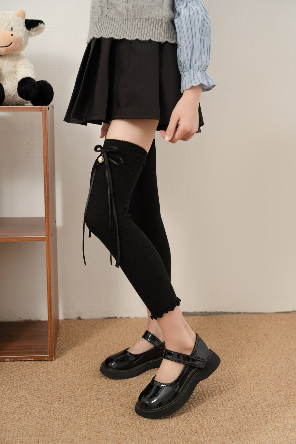 KNOT & PEARL APPLIQUE KNEE LENGTH OPEN TOE SOCKS