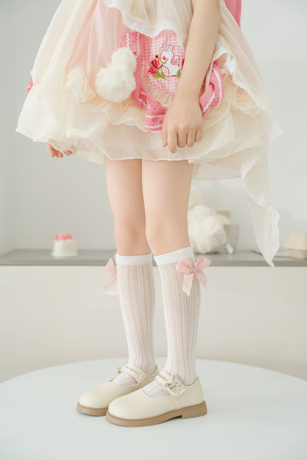 FRILL DETAILED BOW APPLIQUE KNEE LENGTH SOCKS