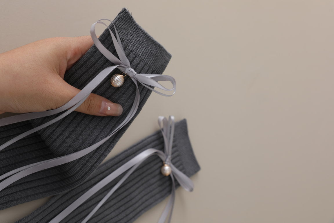RIBBONED KNOT DETAILED PEARL APPLIQUE KNEE LENGTH SOCKS