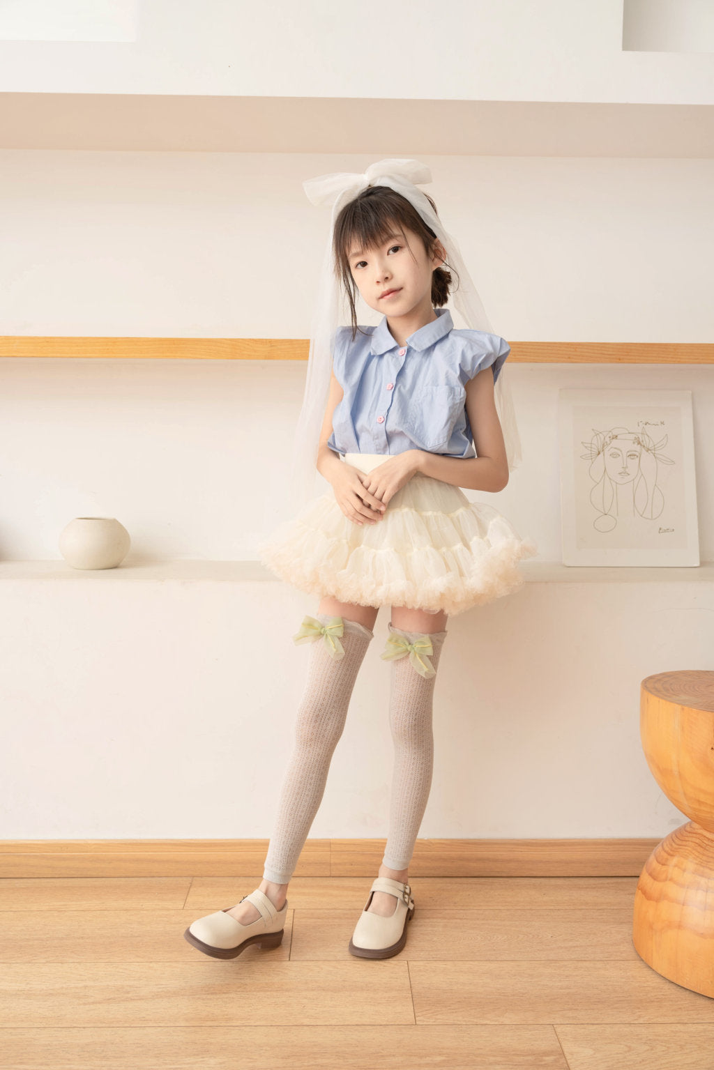 SOLID BOW APPLIQUE KNEE LENGTH OPEN TOE SOCKS