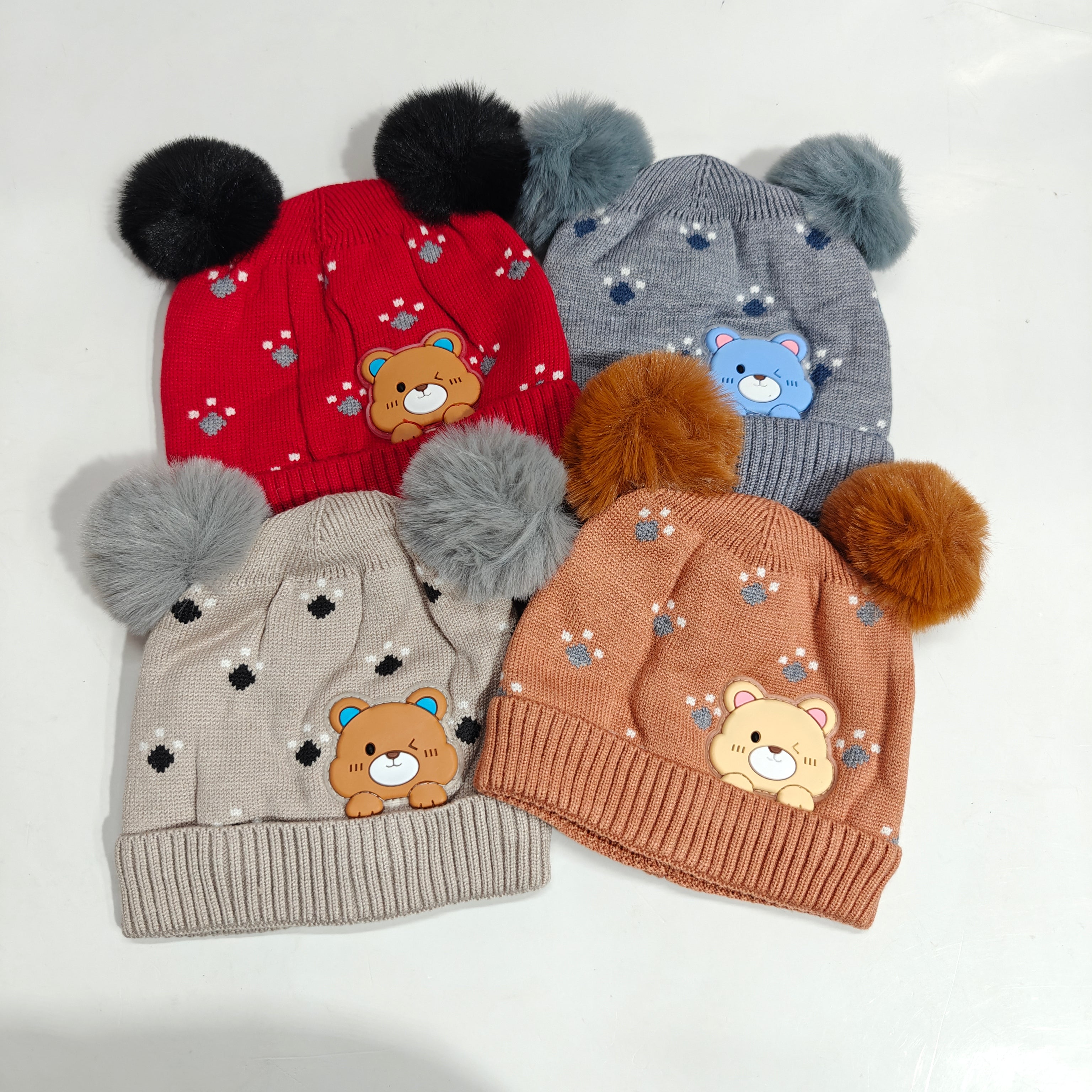 BEAR & POM POM WINTER CAP