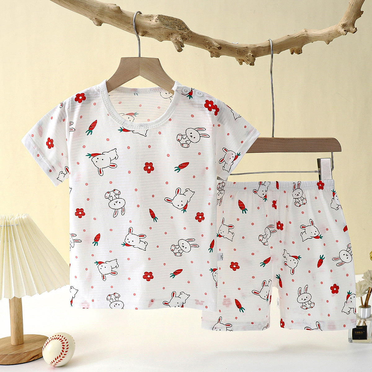 RABBIT & CARROT PRINT SHORTS & T-SHIRT SET - WHITE