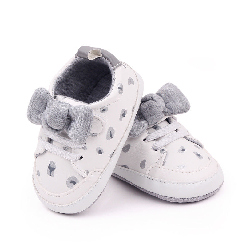 BOW APPLIQUE SHOE STYLE BOOTIES - WHITE & GREY