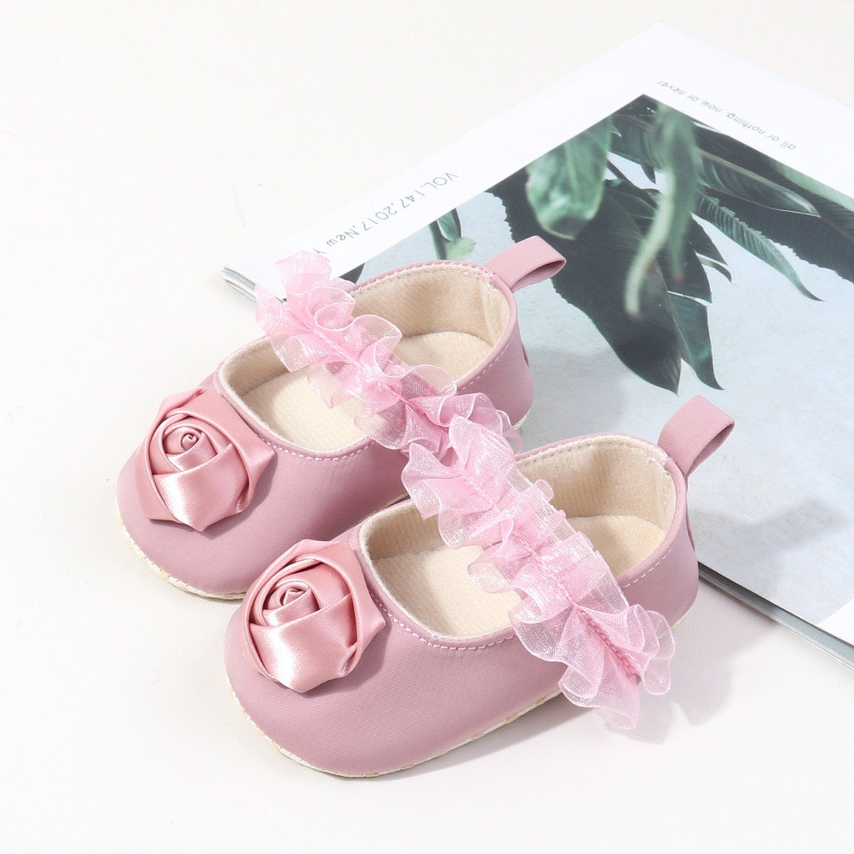 ROSE APPLIQUE BOOTIES - PINK