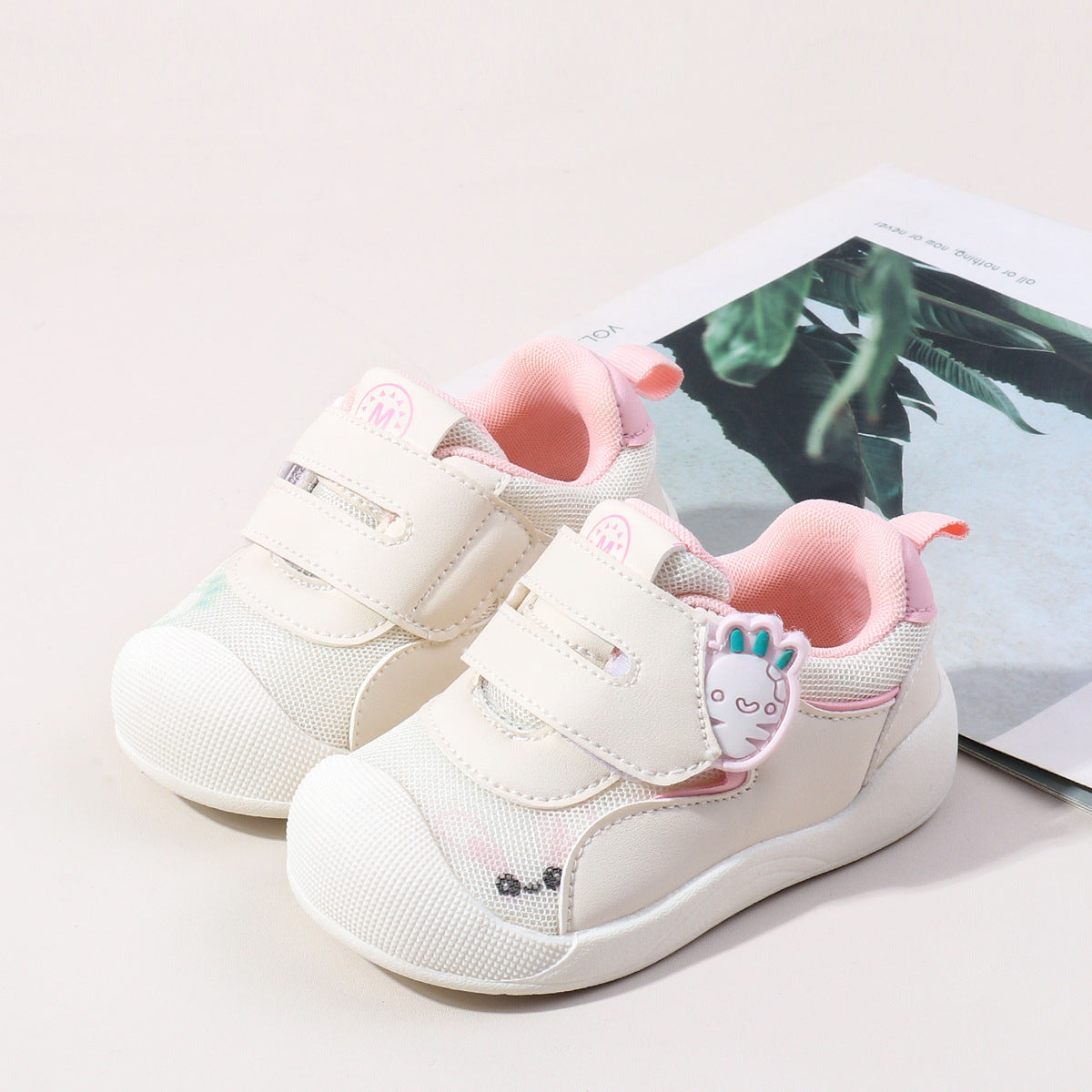 BUNNY RABBIT PRINT PREWALKER SHOES - LIGHT PINK