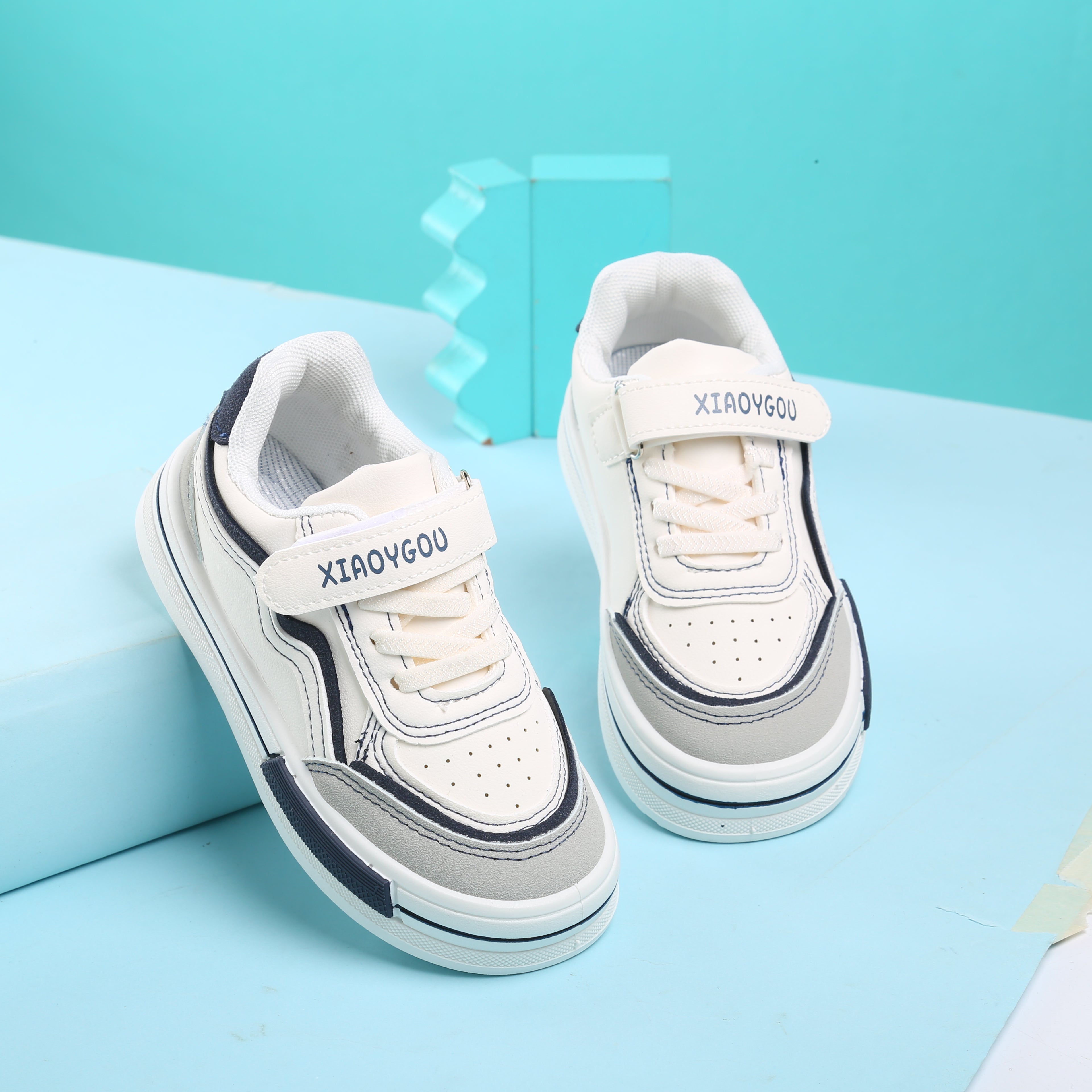 Wave Design Shaded Velcro Closure Sneakers - Navy