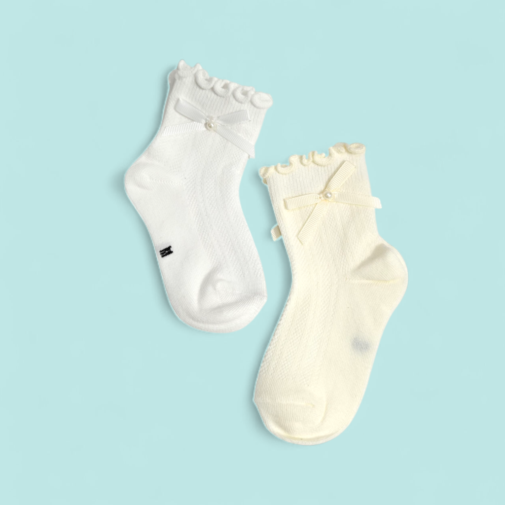 PACK OF 2 BOW & KNOT APPLIQUE ANKLE LENGTH SOCKS - WHITE & CREAM