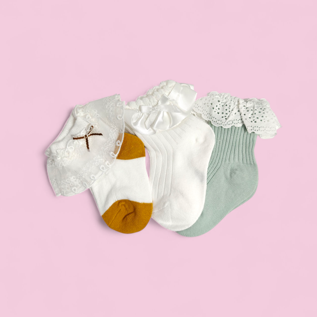 PACK OF 3 FRILL DETAILED ANKLE LENGTH SOCKS - MULTI COLOR