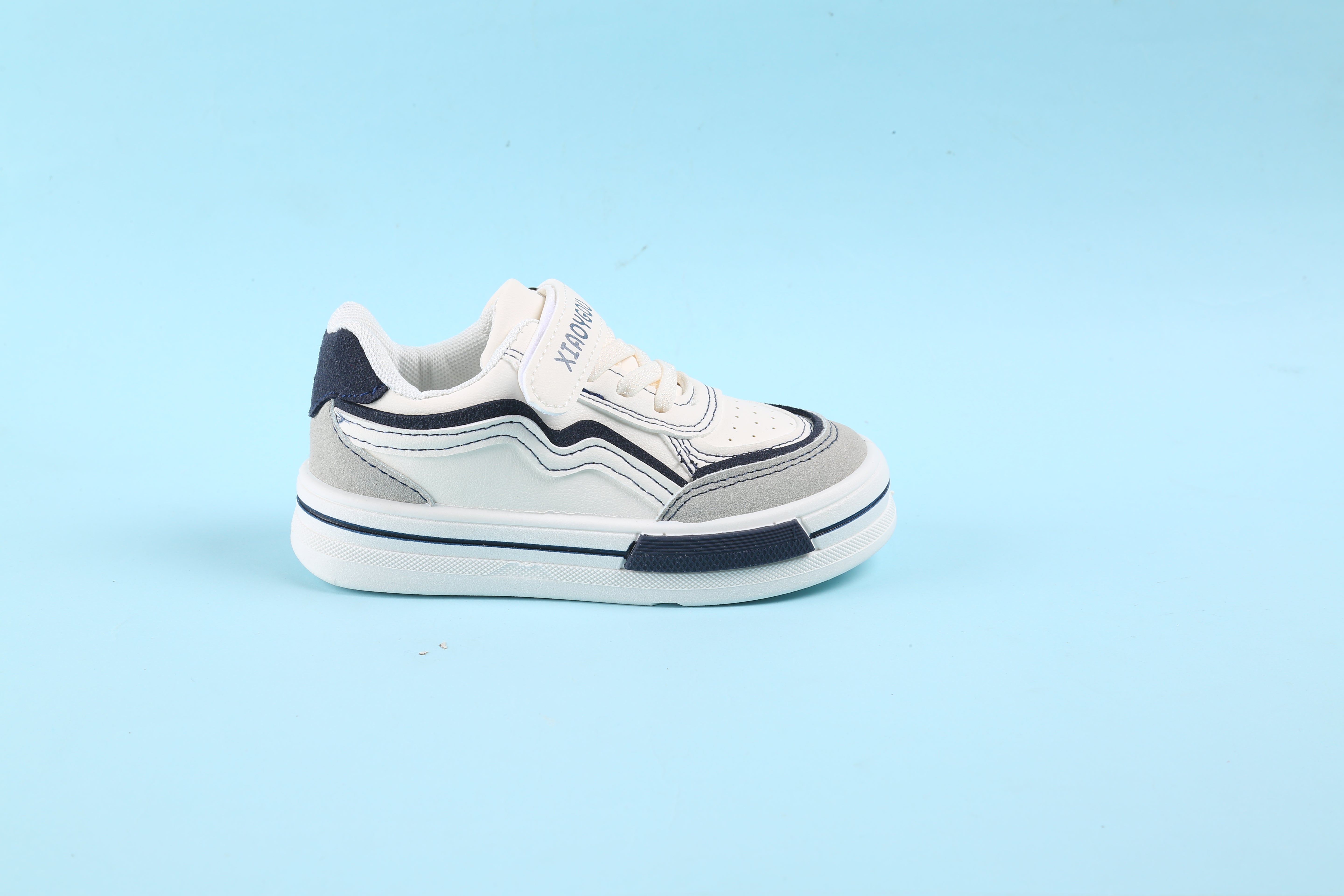 Wave Design Shaded Velcro Closure Sneakers - Navy