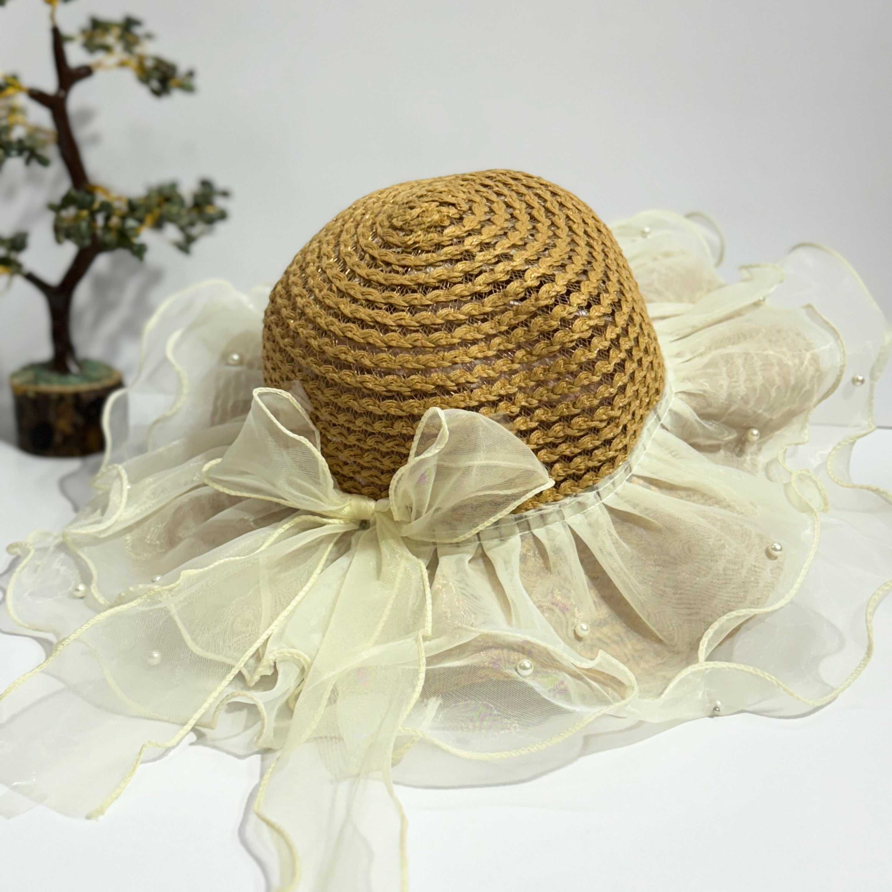 DOUBLE FRILL PEARL EMBEDED HAT