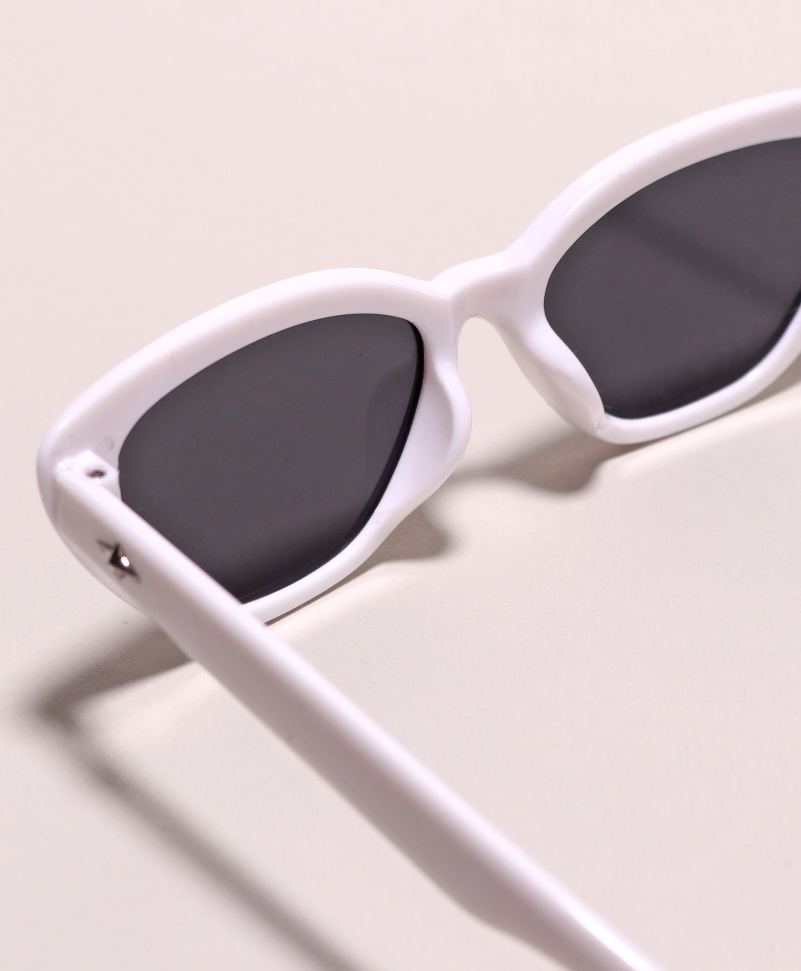 RETRO SUNGLASESS - WHITE