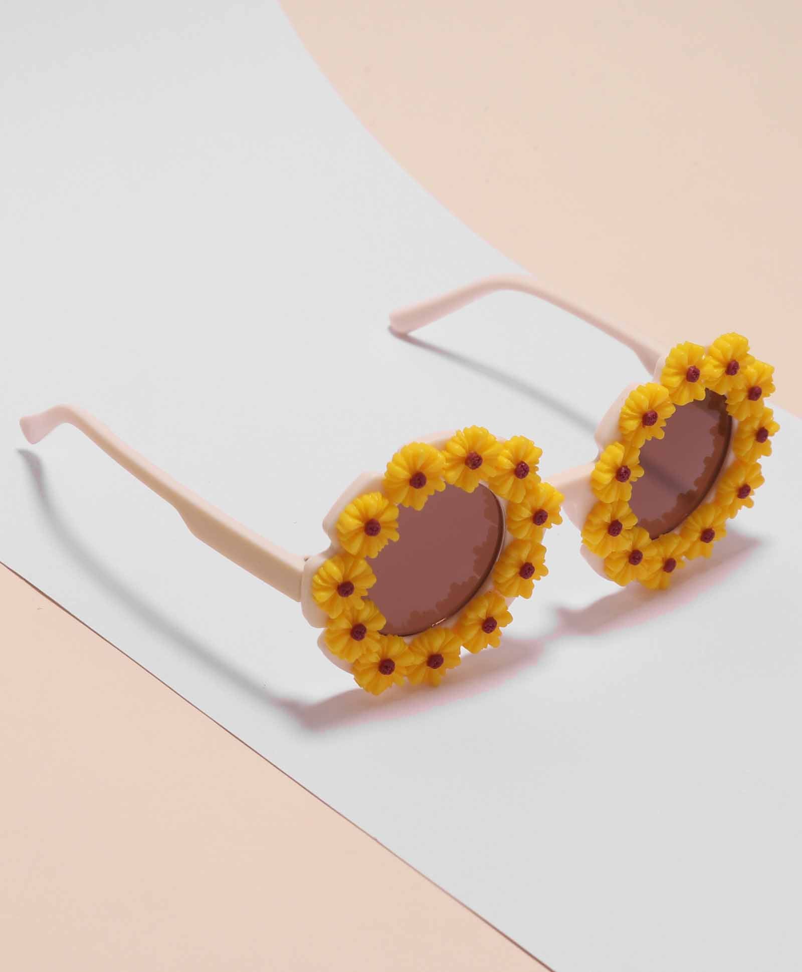 SUNFLOWER APPLIQUE SUNGLASSES - YELLOW