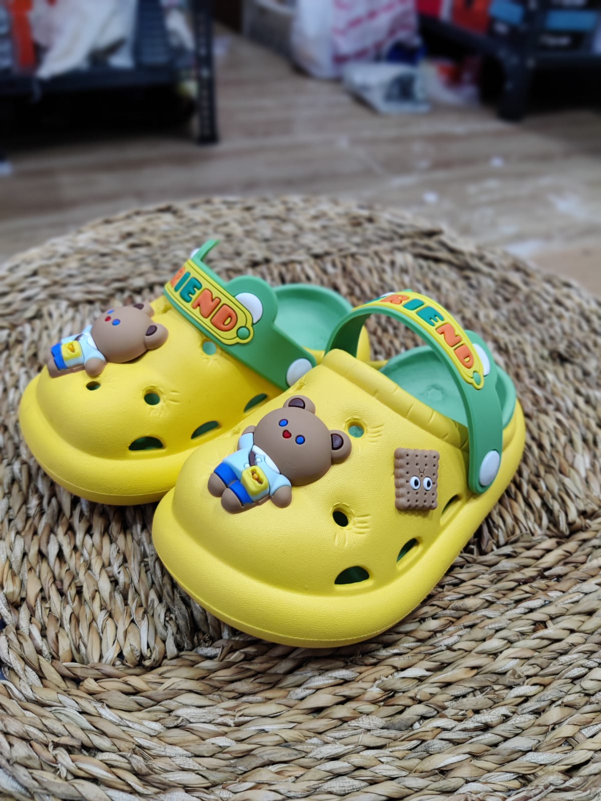 BUNNY CARROT CLOGS - YELLOW & GREEN