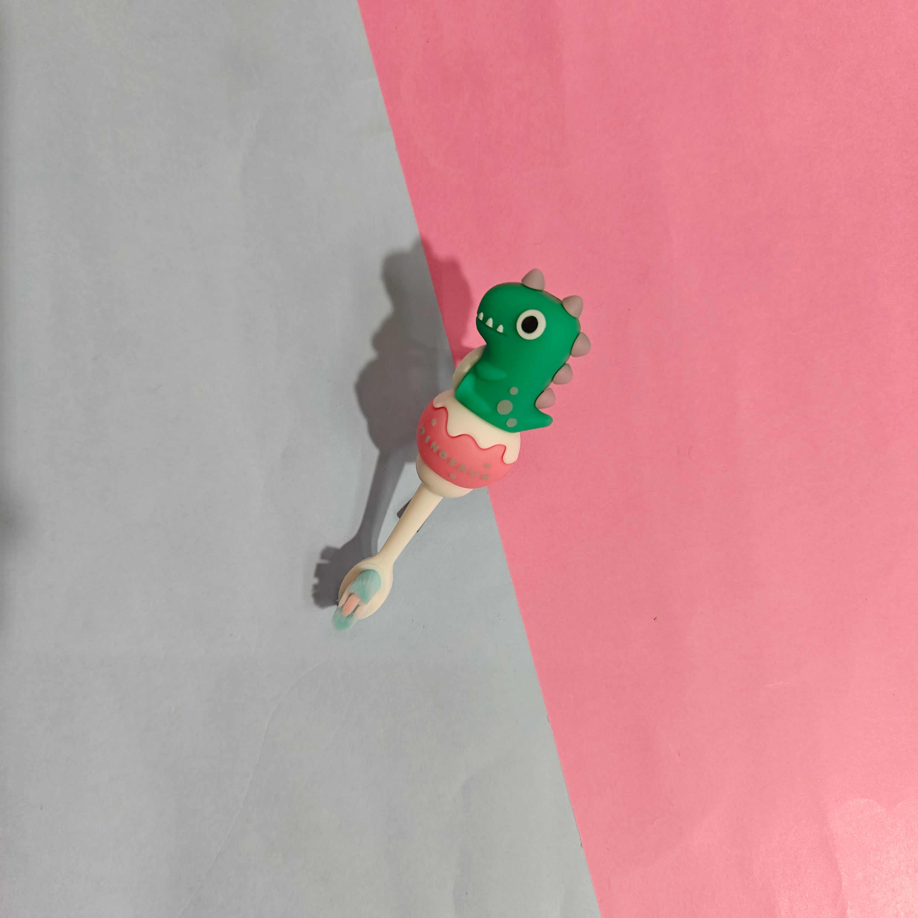 LITTLE DINOSAUR TOOTH BRUSH