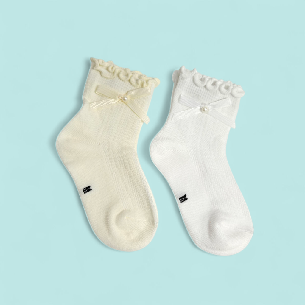 PACK OF 2 BOW & KNOT APPLIQUE ANKLE LENGTH SOCKS - WHITE & CREAM