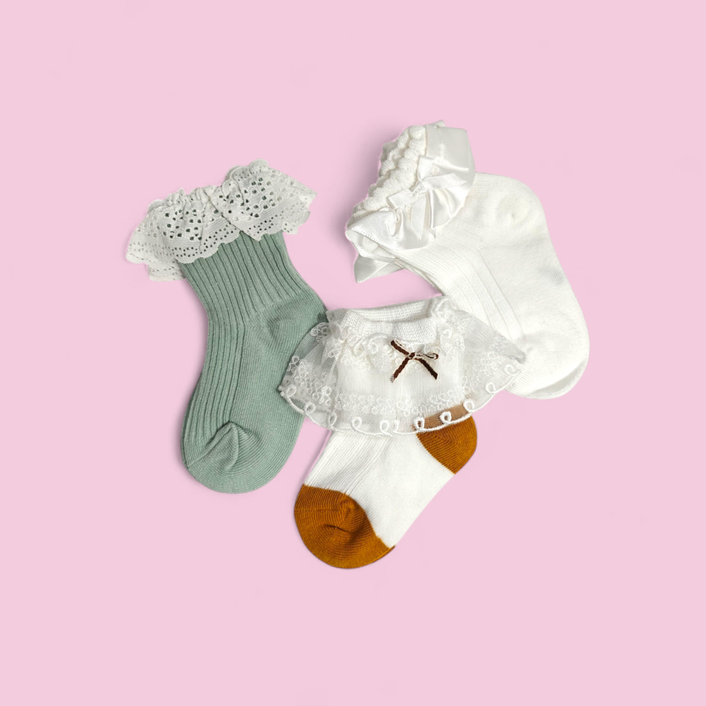PACK OF 3 FRILL DETAILED ANKLE LENGTH SOCKS - MULTI COLOR