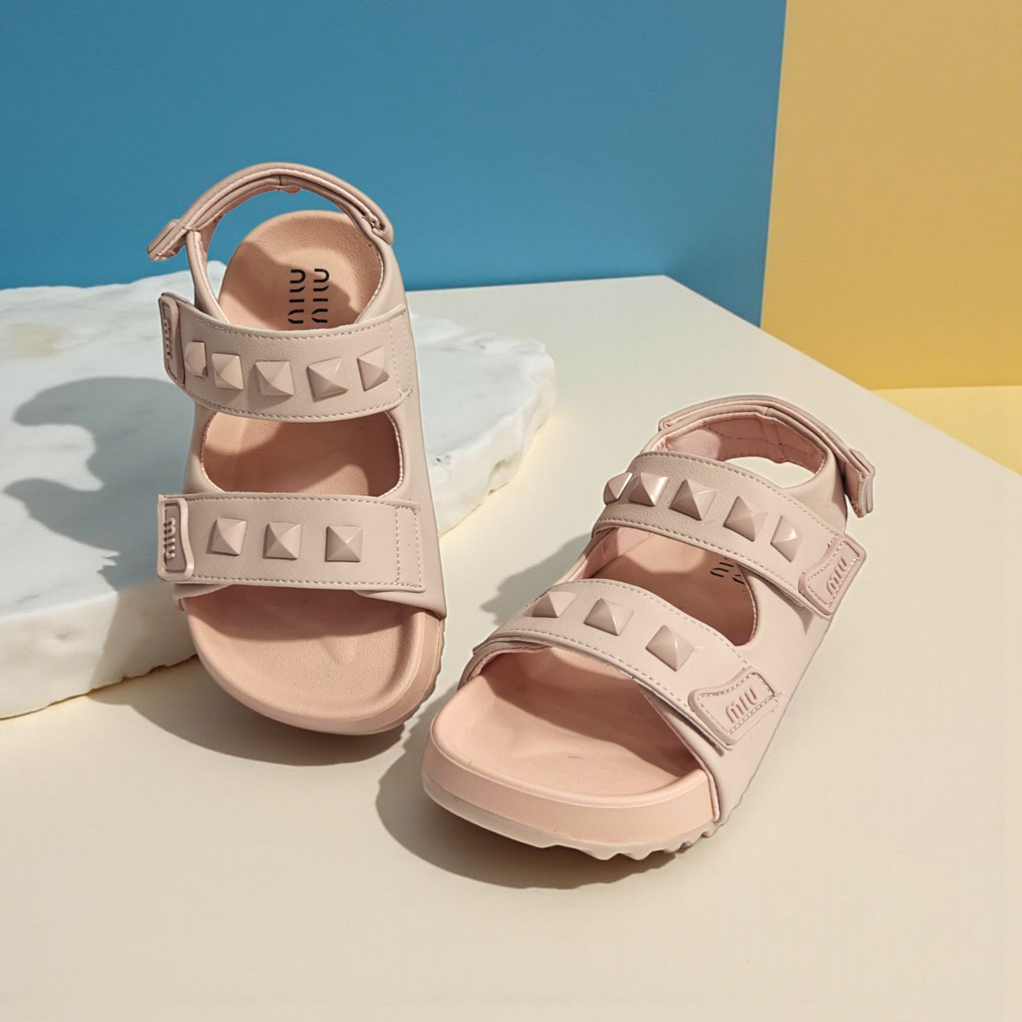 STUDDED SANDALS - PINK
