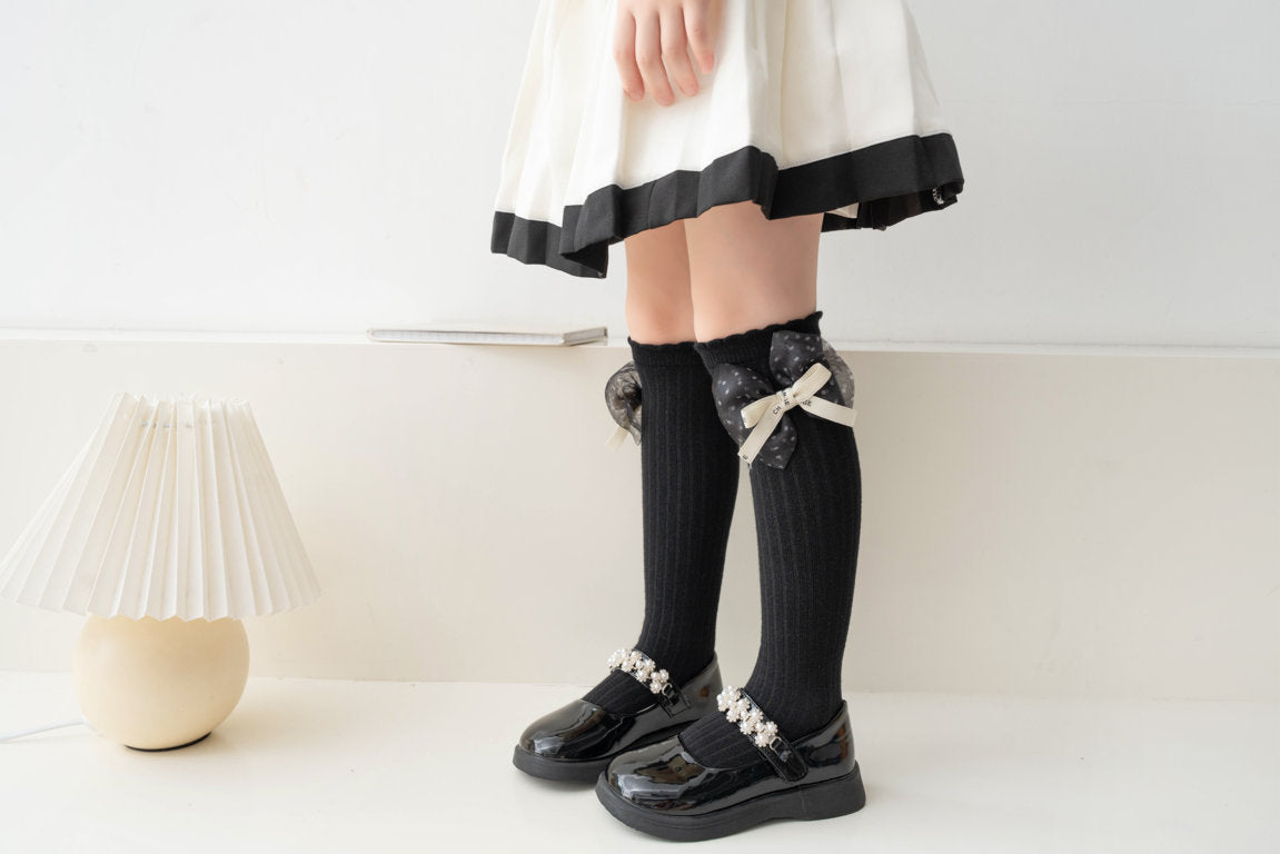 POLKA DOTTED BOW APPLIQUE KNEE LENGTH SOCKS