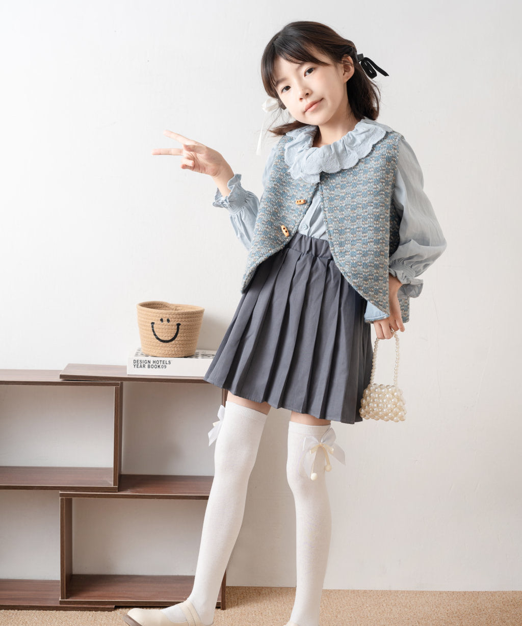 BOW & POM POM APPLIQUE KNEE LENGTH SOCKS