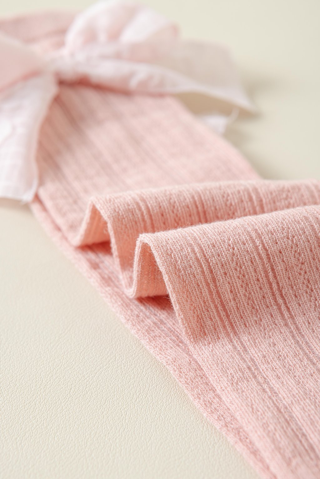 BOW APPLIQUE KNEE LENGTH SOCKS