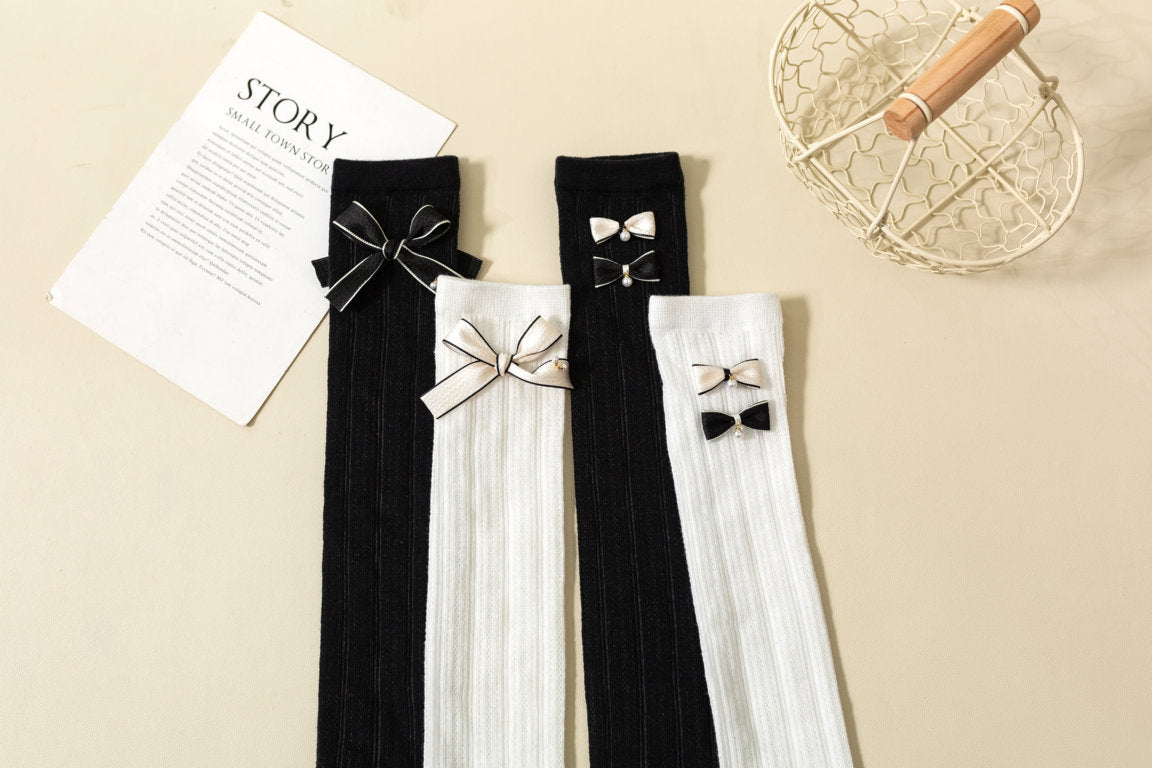 SOLID BOW KNEE LENGTH SOCKS