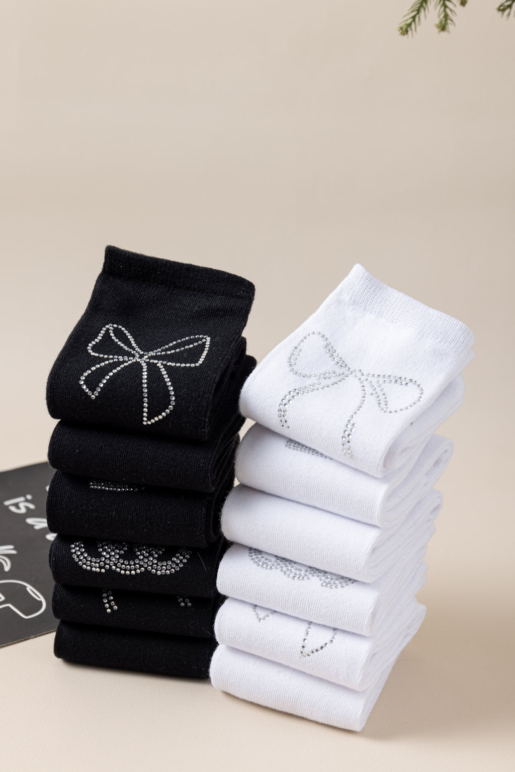BEADED BOW DESIGN NEE LENGTH SOCKS