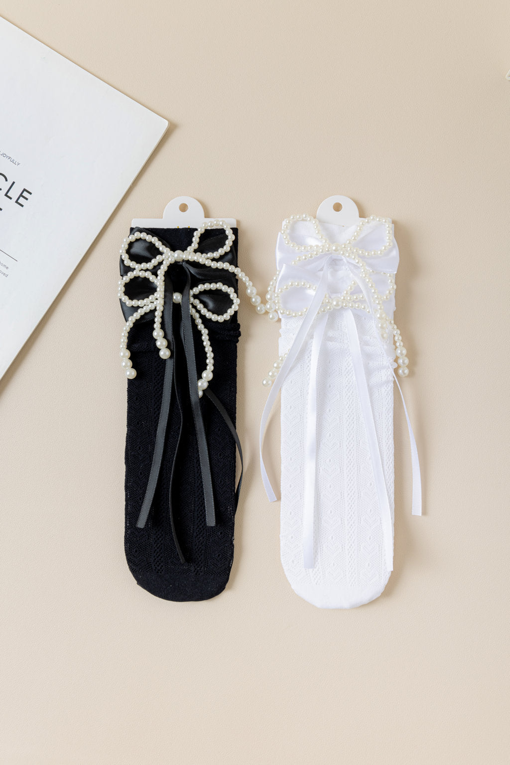 PEARL & KNOT DETAILED KNEE LENGTH SOCKS