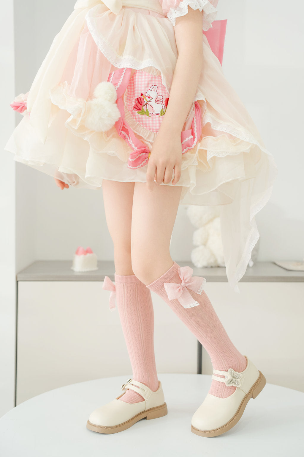 FRILL DETAILED BOW APPLIQUE KNEE LENGTH SOCKS