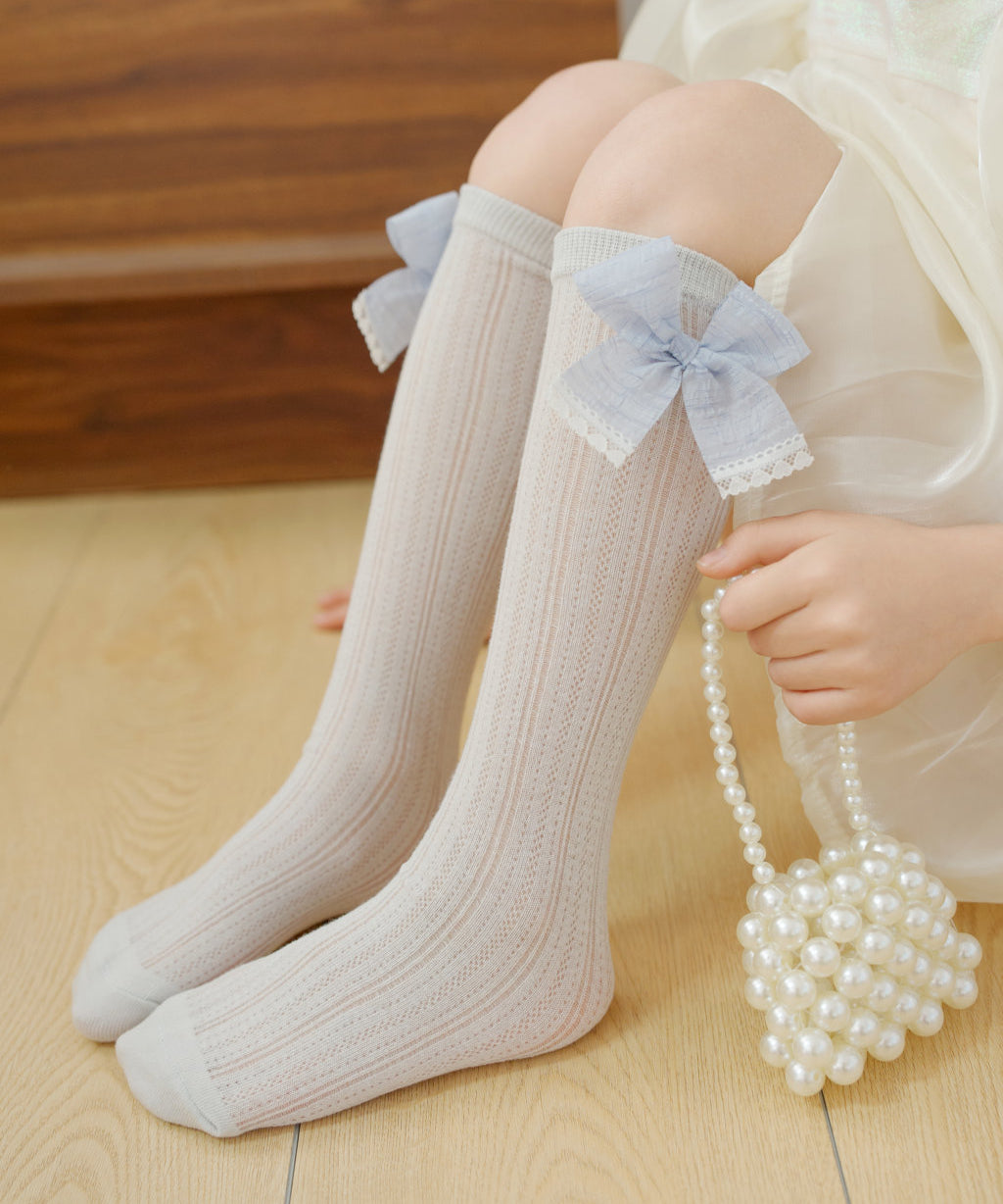 FRILL DETAILED BOW APPLIQUE KNEE LENGTH SOCKS