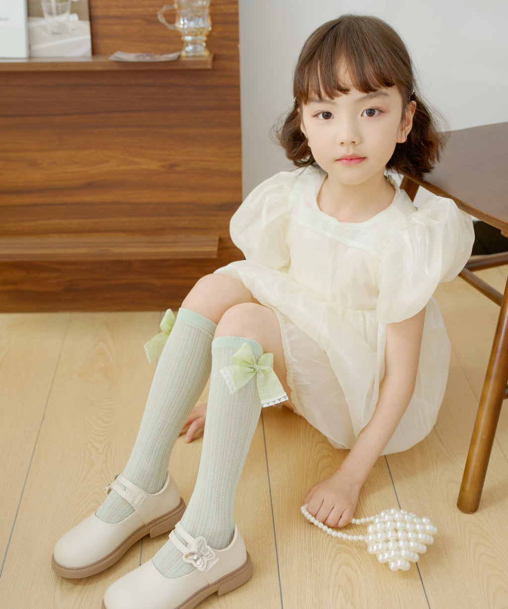 FRILL DETAILED BOW APPLIQUE KNEE LENGTH SOCKS